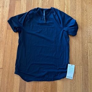 Men NWT Lululemon Drysense Short Sleeve Size Large True Navy